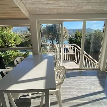 Aleatico, Appartement T3 Climatise 50 M De La Plage Apartman *